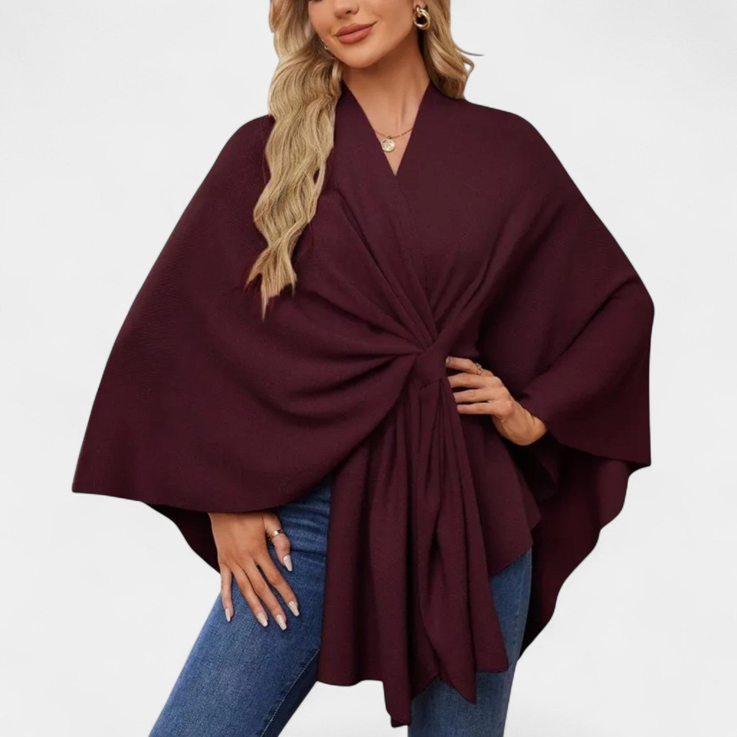 Daniela – Eleganta, gaisīga pončo blūze ar mezglu