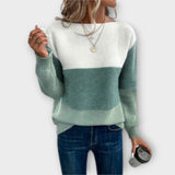 Clara - Elegancki trójkolorowy sweter patchworkowy