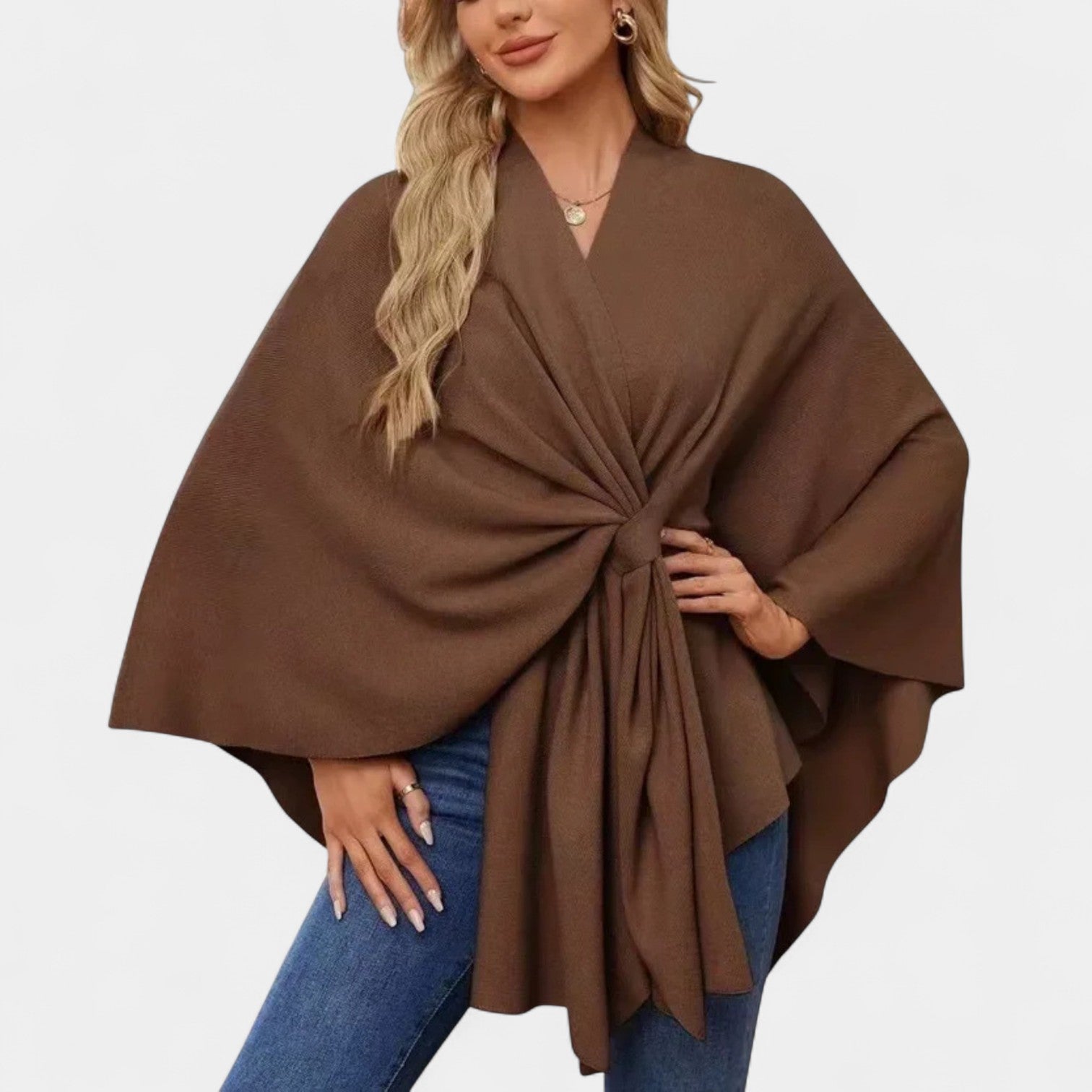 Daniela – Eleganta, gaisīga pončo blūze ar mezglu