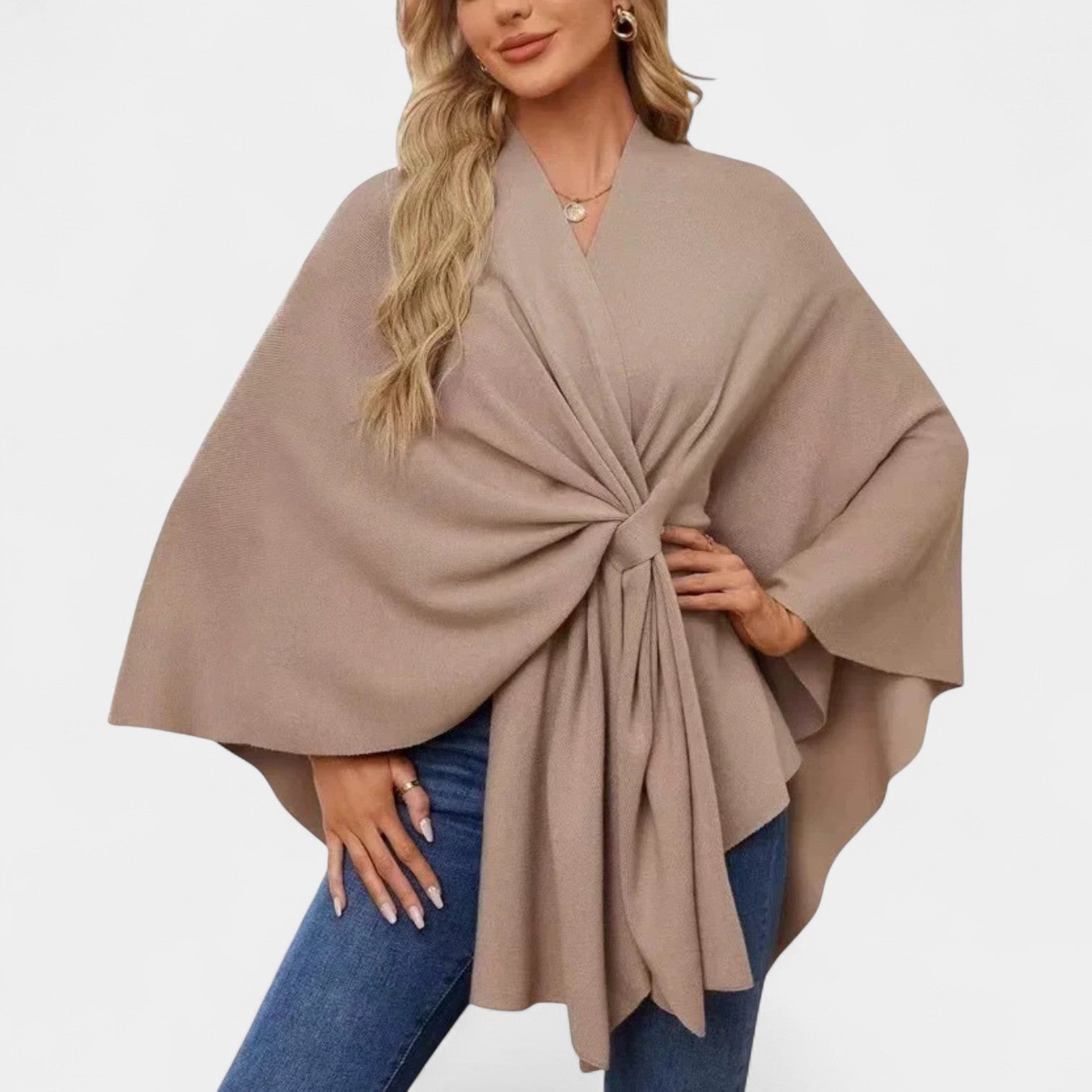 Daniela – Eleganta, gaisīga pončo blūze ar mezglu