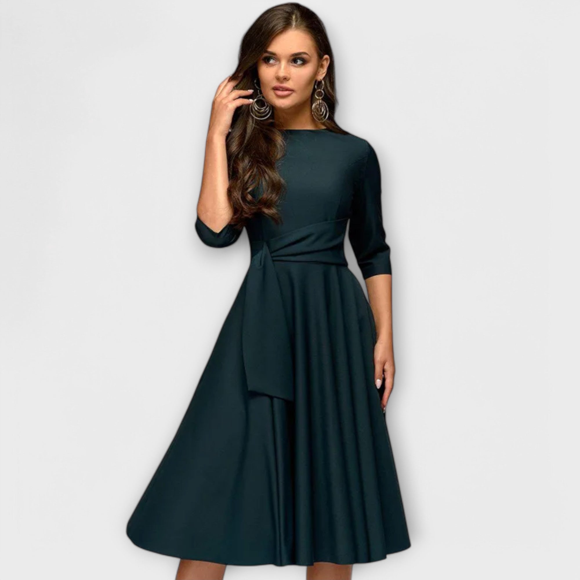 Elegancka Sukienka Swing