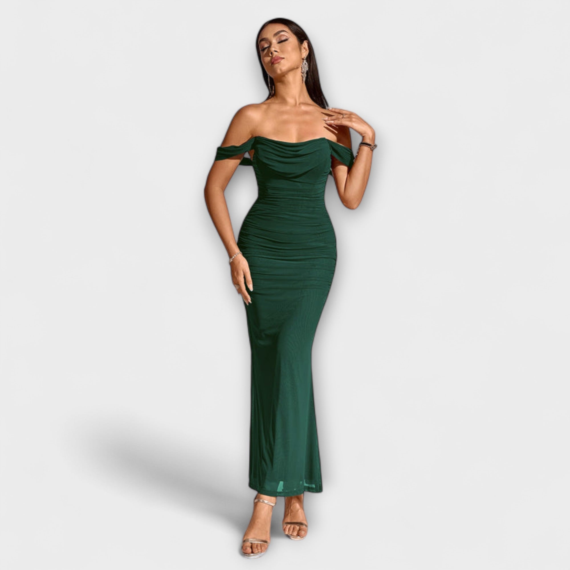 Ione - Sukienka Bodycon z odkrytymi ramionami i marszczeniem