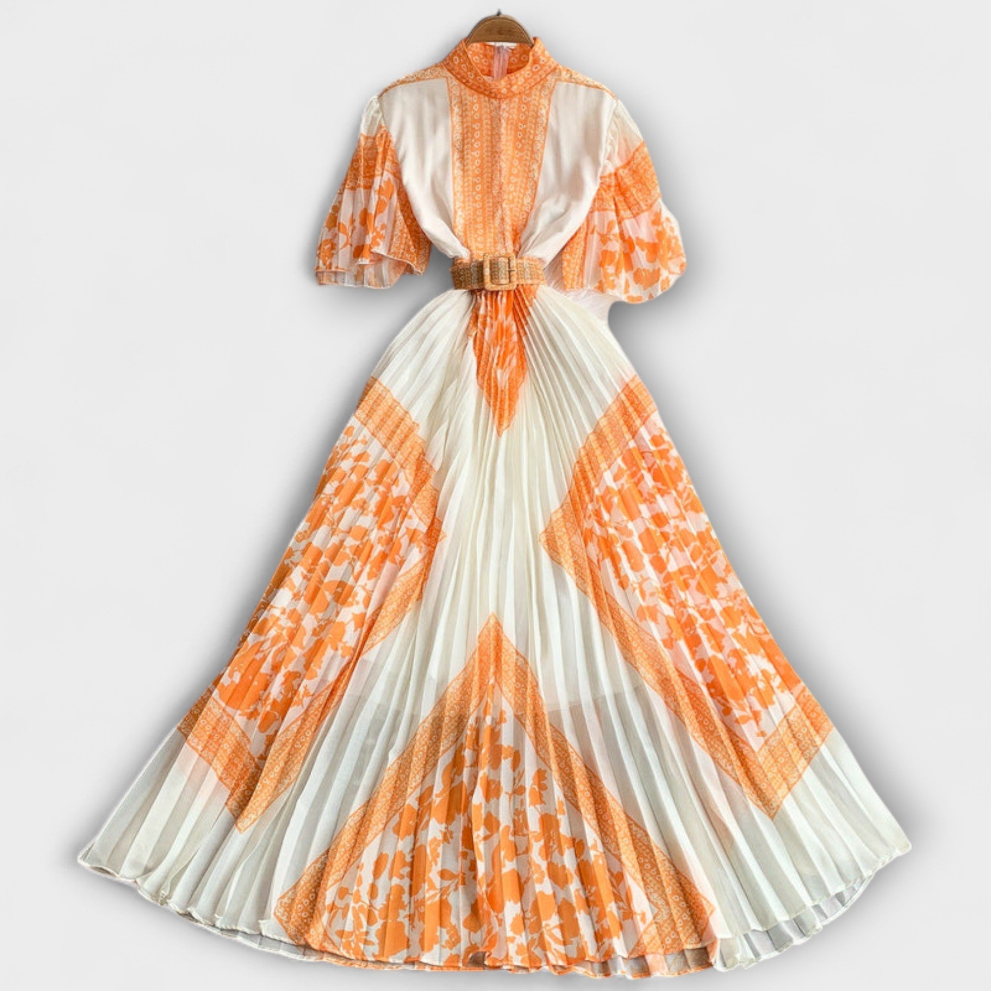 Delilah — kleita iedvesmota no vintage stila